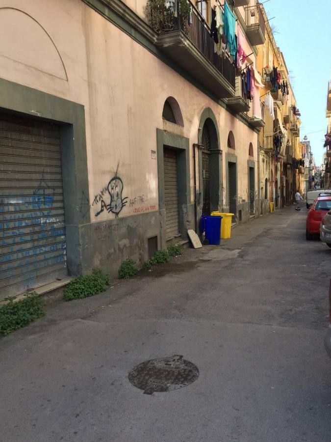 Rosy Monolocale Nel Centro Storico Di Torre Annunziata Di Fronte Scavi Oplonti Apartamento Exterior foto