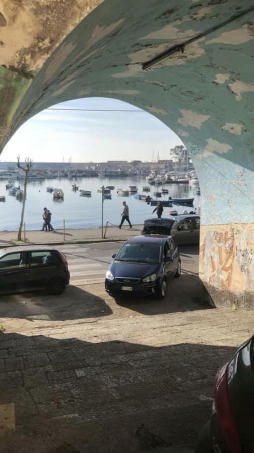 Rosy Monolocale Nel Centro Storico Di Torre Annunziata Di Fronte Scavi Oplonti Apartamento Exterior foto