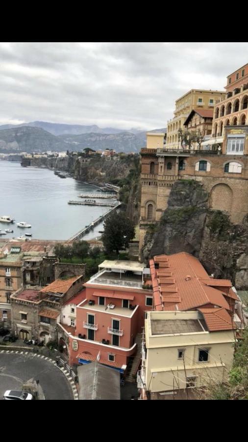 Rosy Monolocale Nel Centro Storico Di Torre Annunziata Di Fronte Scavi Oplonti Apartamento Exterior foto