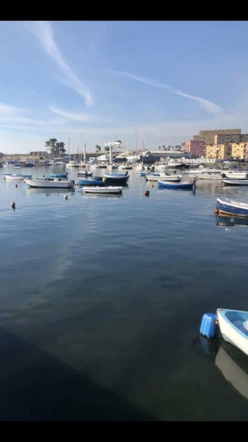 Rosy Monolocale Nel Centro Storico Di Torre Annunziata Di Fronte Scavi Oplonti Apartamento Exterior foto