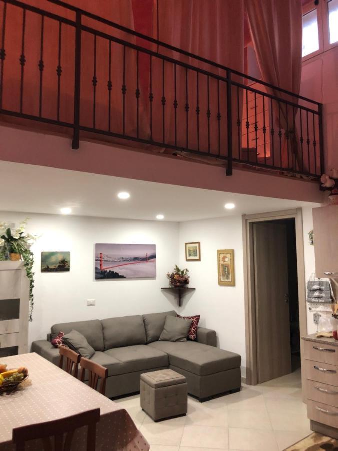 Rosy Monolocale Nel Centro Storico Di Torre Annunziata Di Fronte Scavi Oplonti Apartamento Exterior foto